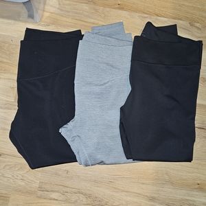 Nike bundle of cropped leggings 3X